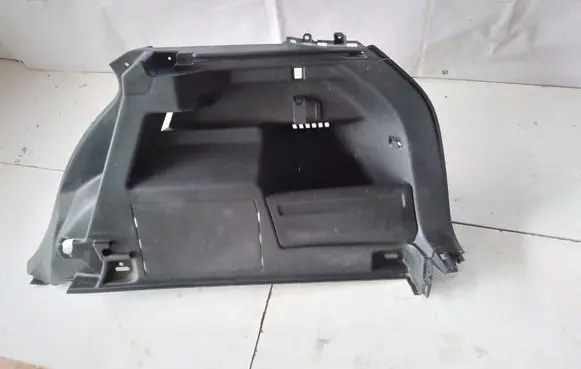 Skoda Fabia Mk3 (NJ) Trunk/boot lower side trim panel 