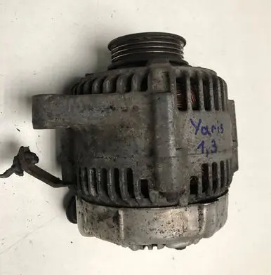 Toyota Yaris Generator/alternator 2706021030