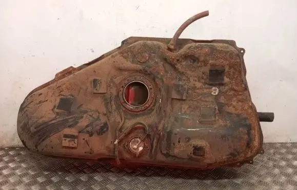 Toyota Corolla Verso E121 Fuel tank 
