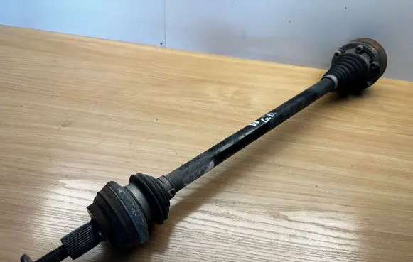 Volkswagen PASSAT B8 Rear driveshaft 3Q0501204D
