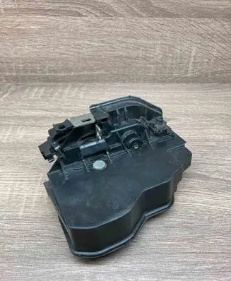 BMW 5 E60 E61 Front door lock 7167066