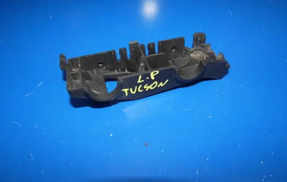 Hyundai Tucson TL Front bumper mounting bracket 86515D7000