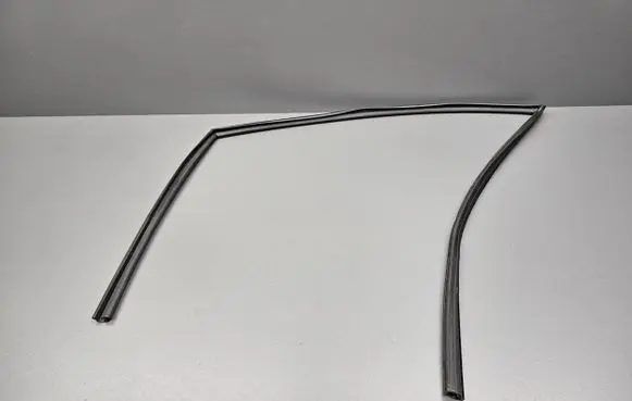 Honda Jazz Rubber seal front door window/glass 