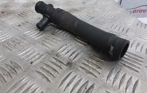 Volkswagen PASSAT B5 Engine coolant pipe/hose 028121053AA