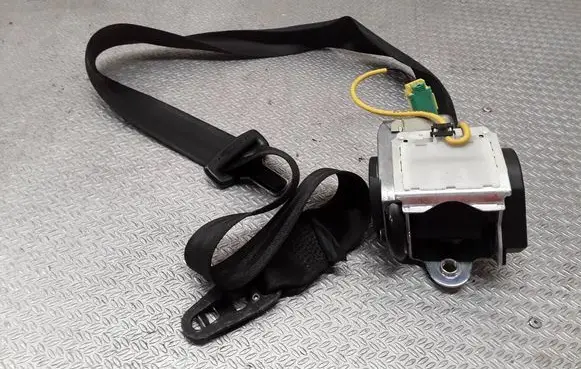 Volkswagen Touareg I Front seatbelt 601391400