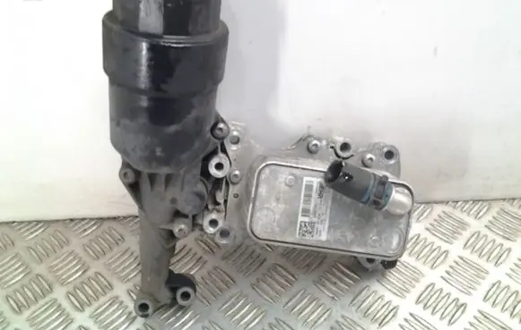 Mercedes-Benz Sprinter W906 Oil filter mounting bracket A6511800665