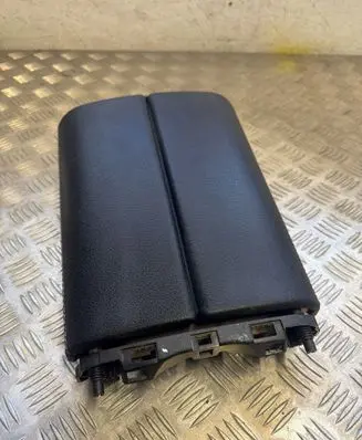Mercedes-Benz GLE W167 Armrest 13585111 1358511