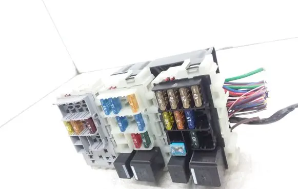 Ford Mondeo MK IV Fuse module 6G9T14K131CA 6G9T14K131BA 6G9T14K131AA