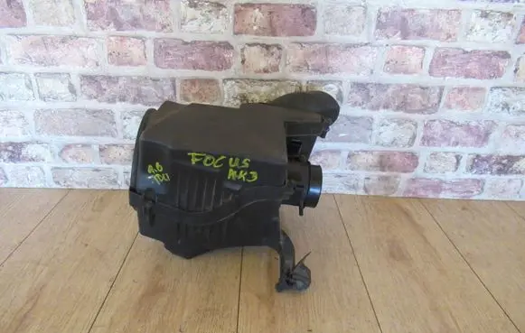 Ford Focus Air filter box cover 