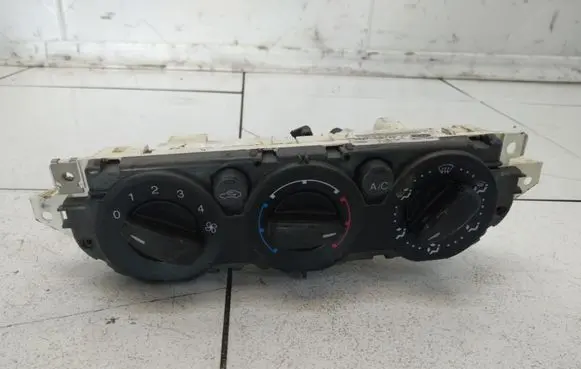 Ford Focus Climate control unit 3M5T19980AD