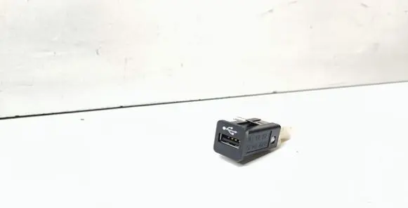 USB socket connector