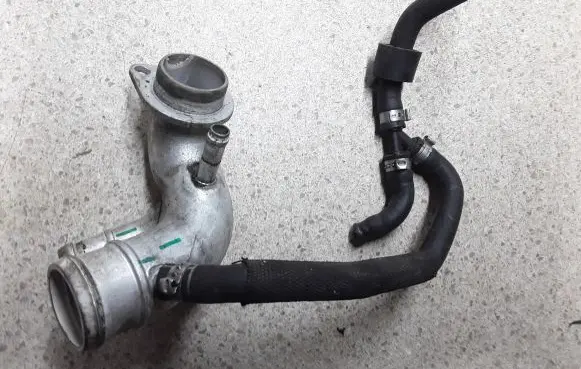 BMW M5 Engine coolant pipe/hose 7843261