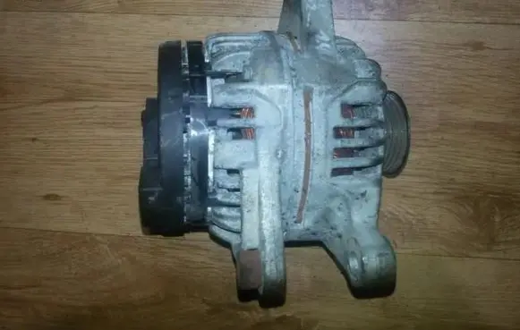 Toyota Corolla E120 E130 Generator/alternator 0124315024 27060-0d030-b