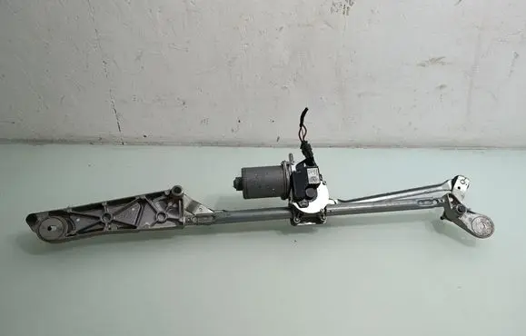 Front wiper linkage and motor
