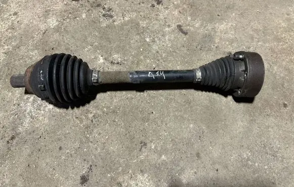 Volkswagen Golf VII Front driveshaft