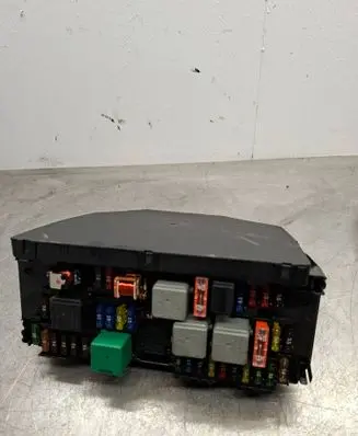 Mercedes-Benz E W212 Fuse module A2129007104 A2125452501 A2129024002
