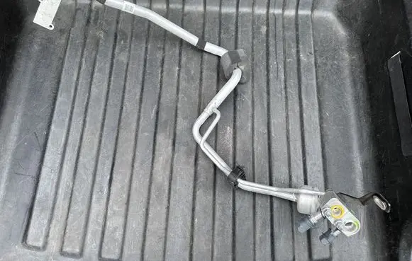 Volvo V60 Air conditioning (A/C) pipe/hose 31497392