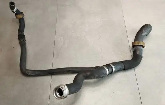 Mercedes-Benz ML W164 Engine coolant pipe/hose A1645011082 D8L525412