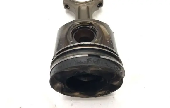 BMW 3 E92 E93 Piston with connecting rod M57D30