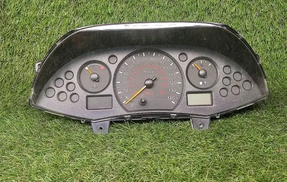 Speedometer (instrument cluster)