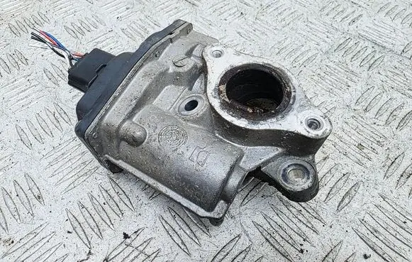 Nissan Juke I F15 EGR valve H8201143495 147104647R