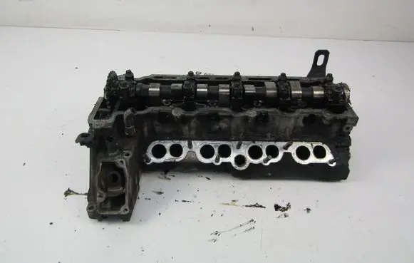 Opel Vectra C Engine head R90529835