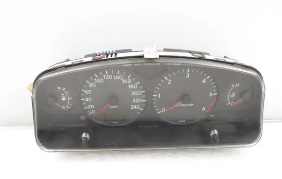 Toyota Avensis T220 Speedometer (instrument cluster) 8380005460