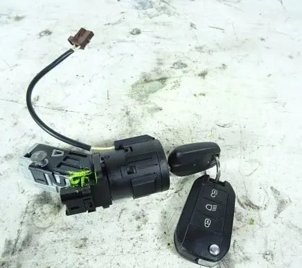 Peugeot 208 Ignition lock 9673257480