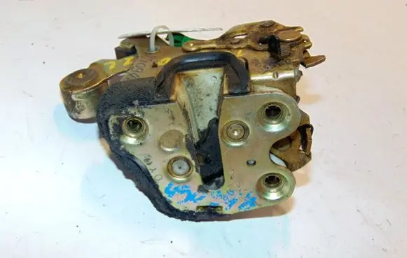 Nissan Terrano Rear door lock 8250383G00