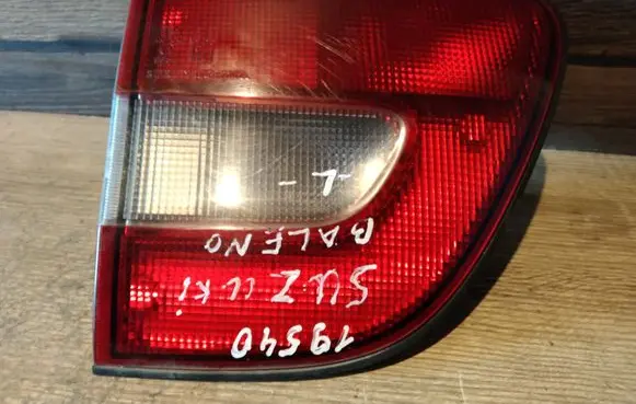 Suzuki Baleno EG Tailgate rear/tail lights