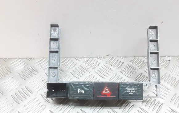 Volkswagen Touareg I Hazard light switch 7L6851318