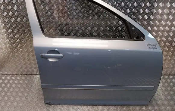 Skoda Octavia Mk2 (1Z) Front door S25144689