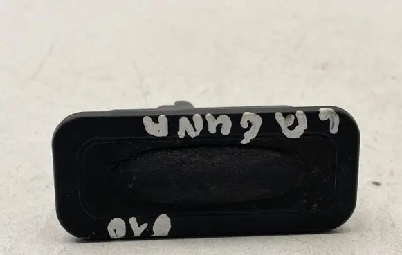 Renault Laguna III Tailgate opening switch 8200076256 88000001