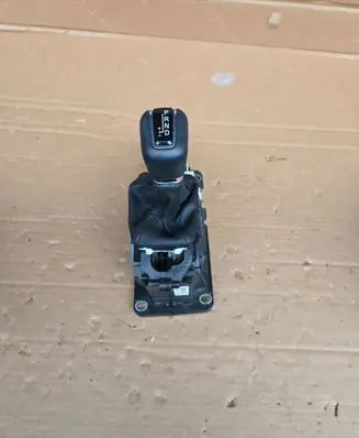 Volvo S90, V90 Gear shifter/selector 32240020