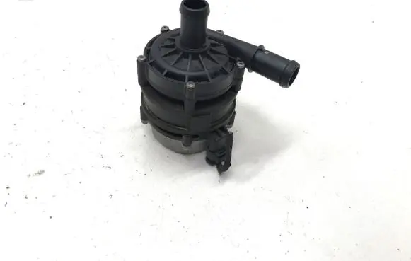 Volvo XC40 Electric auxiliary coolant/water pump 32257969