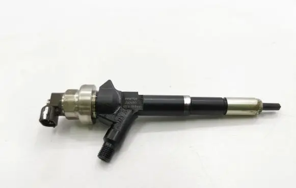 Chevrolet Trax Fuel injector 55567729 05Q05068