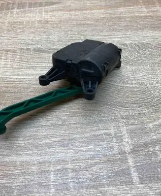 Audi A4 S4 B6 8E 8H Air flap motor/actuator 8E1820511B 663090B