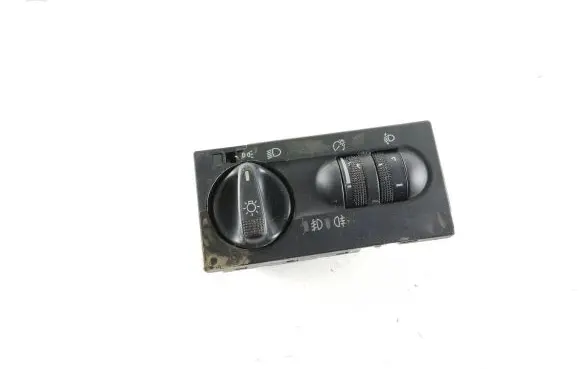 Volkswagen Golf III Light switch 1H6941531P