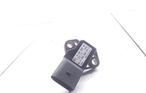 Volkswagen Touareg I Air pressure sensor 038906051C 0281002401