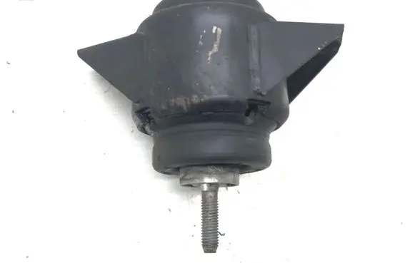Land Rover Discovery Engine mount bracket KKB102602