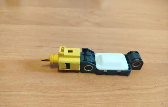 Audi A3 S3 8P Airbag deployment crash/impact sensor 4B0959643E 201082 061004