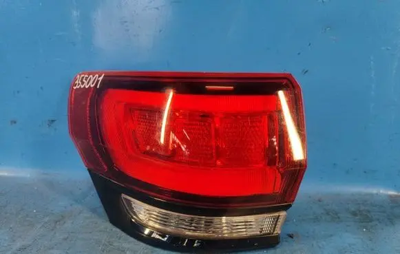 Jeep Grand Cherokee Boot/trunk interior light P68142943AF