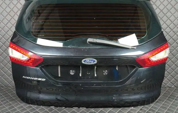 Mazda 6 Truck tailgate