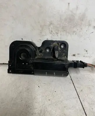 Volkswagen Touareg I Tailgate/trunk/boot lock/catch/latch 1J0972763
