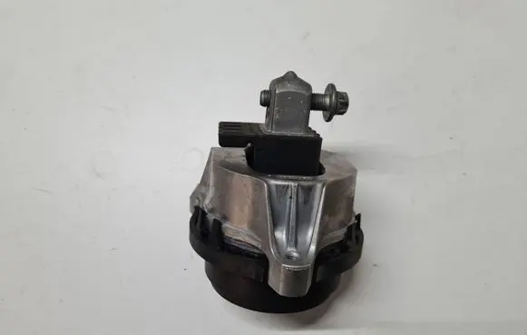 BMW 7 G11 G12 Engine mount bracket F036085824 6860458 686045802