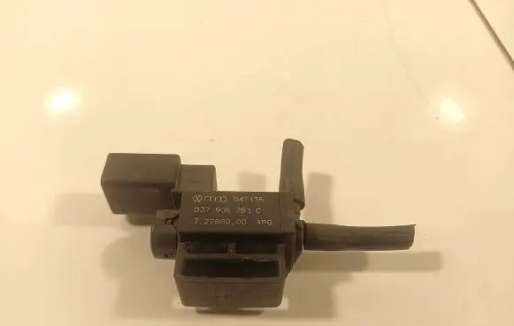 Audi A3 S3 8P Turbo solenoid valve 037906283C 04T135 72288000