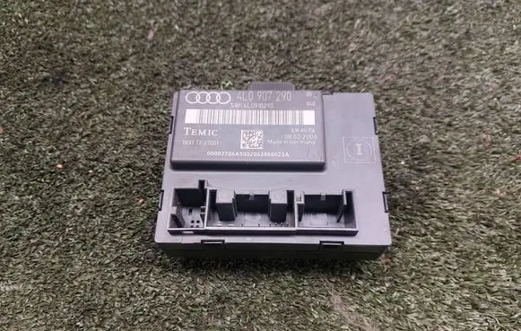 Audi Q7 4M Door control unit/module 4L0907290 4L0910290