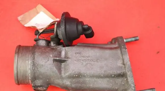 Audi A6 Allroad C5 Throttle body valve 4B0145950C