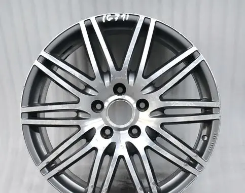 Audi Q7 4M R20 alloy rim 