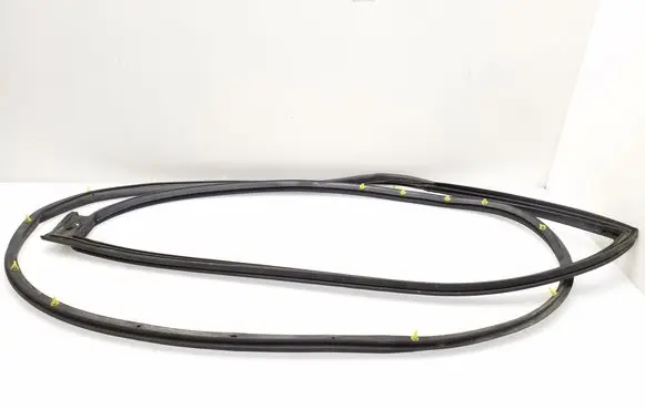 Toyota Corolla Verso AR10 Rubber seal rear door 
